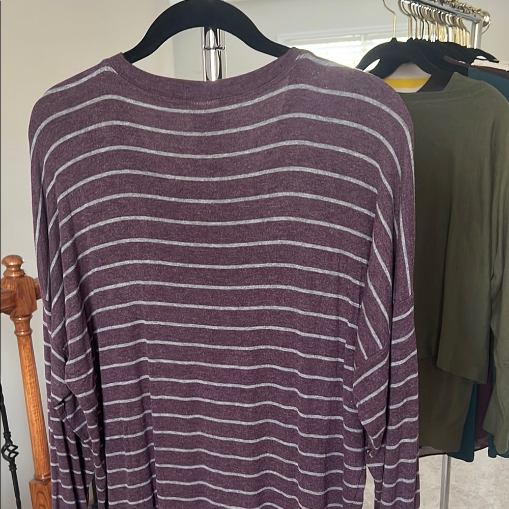 Cabi Burgundy Striped V-Neck Serenity Tee - Picture 4 of 4
